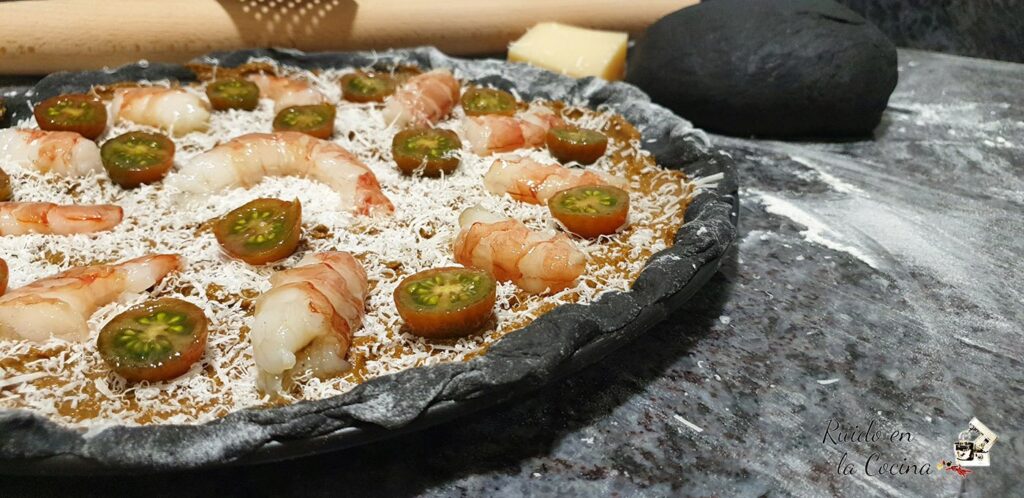 Pizza nero di sepia
