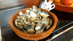 Almejas en salsa