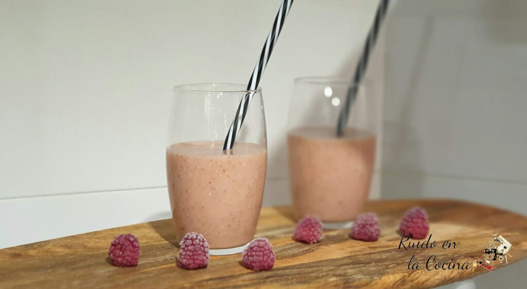 Batido de frutas con leche de avena