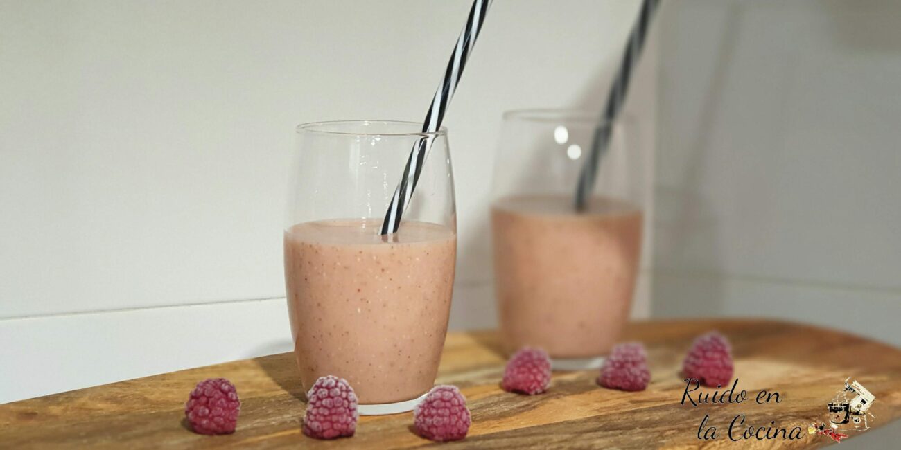 Batido de frutas con leche de avena