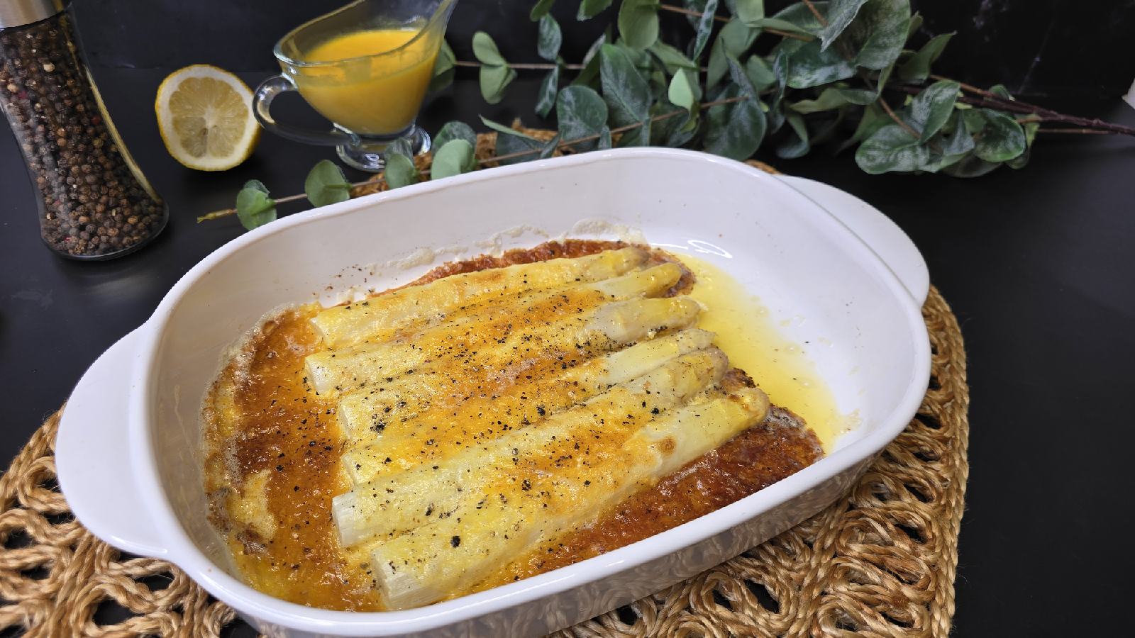 espárragos con salsa holandesa
