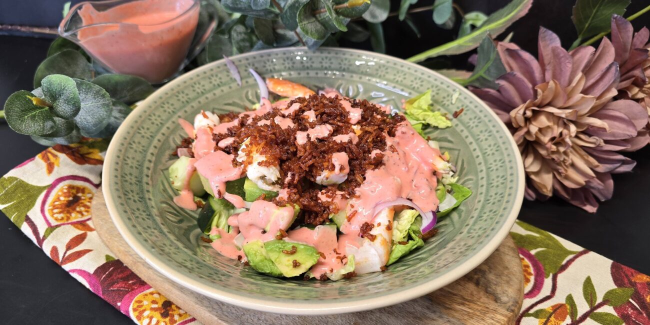 Ensalada con Arroz Crujiente y Vinagreta de Fresas