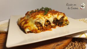 Canelones de verduras con pesto rojo