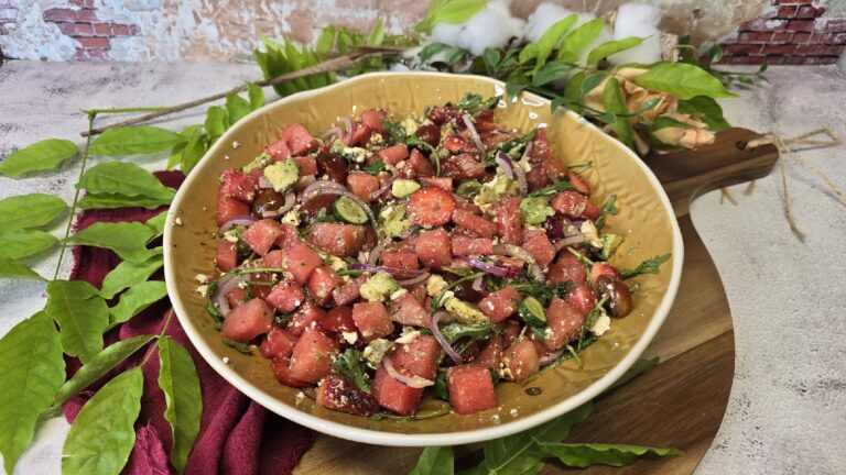 Ensalada de sandía con feta y rúcula