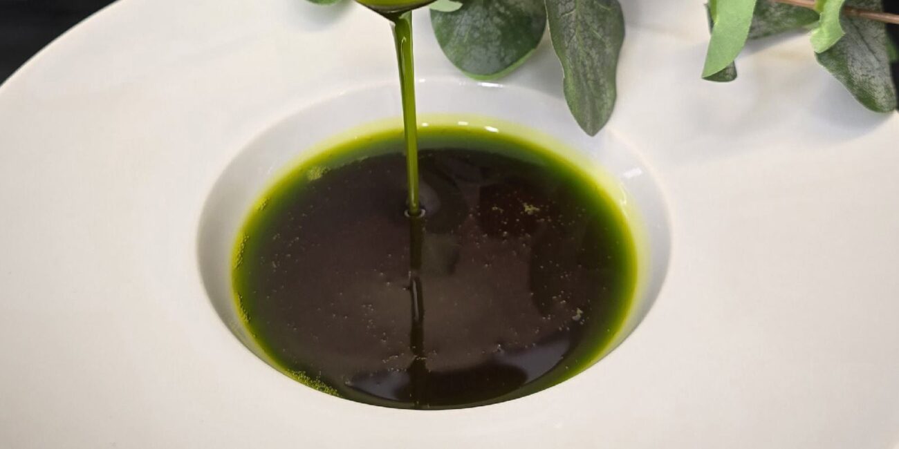 Aceite de Albahaca (casero y verde intenso)