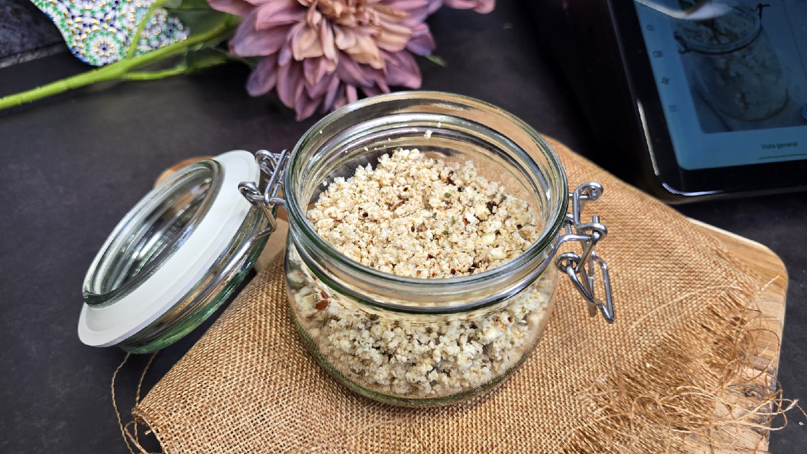 Requesón casero con hierbas provenzales