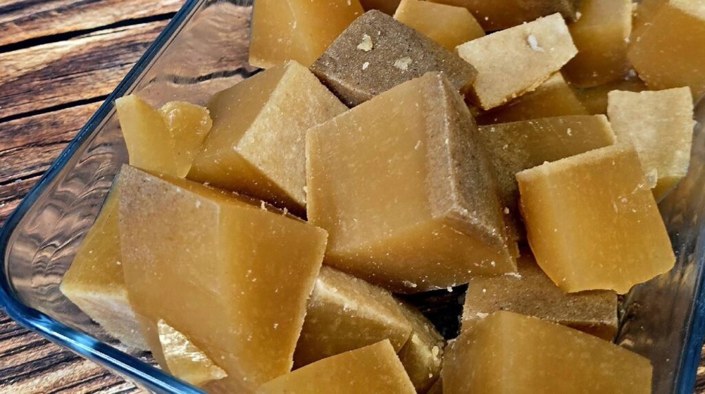 Caldo de huesos casero rico en colágeno