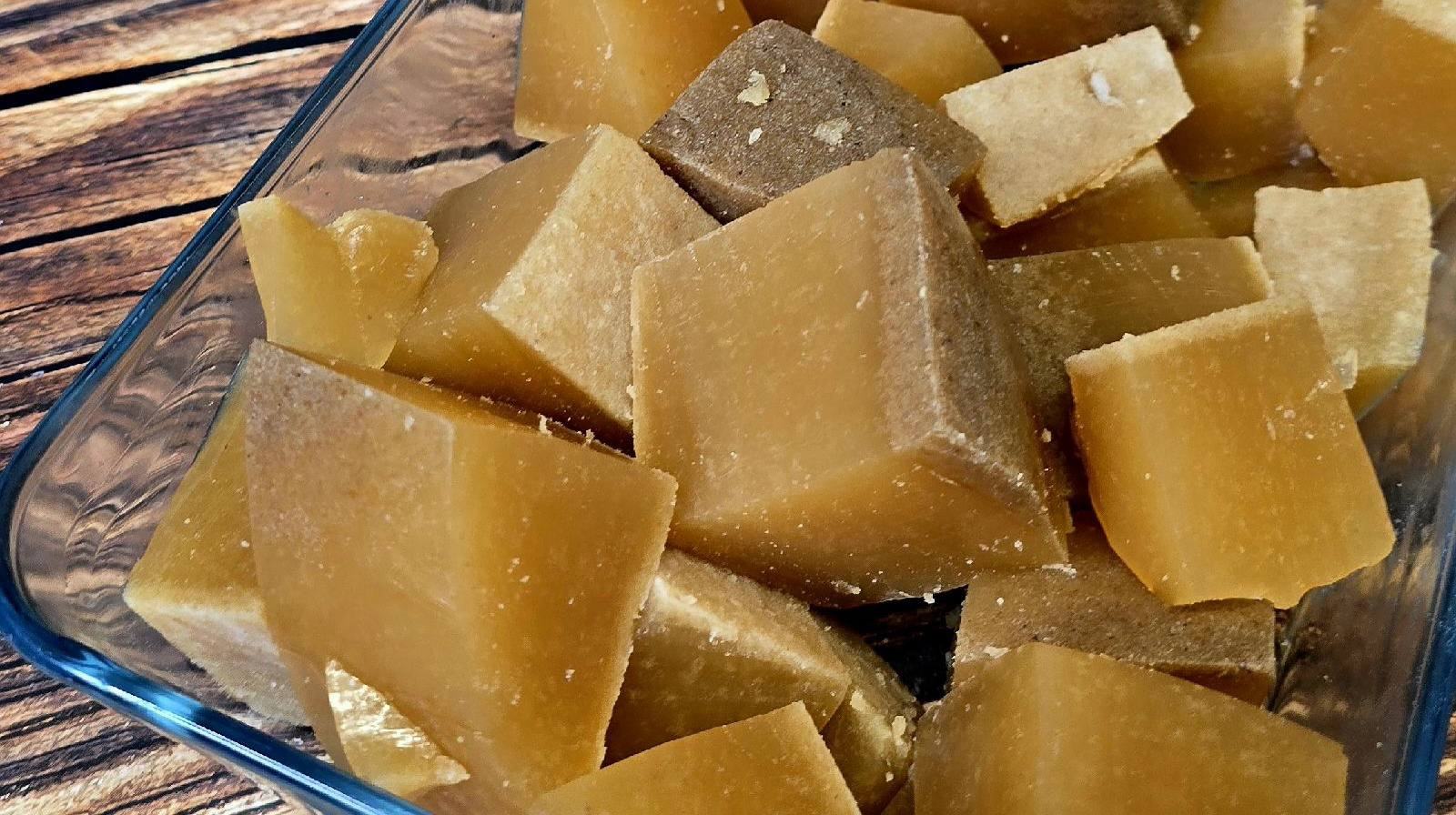 Caldo de huesos casero rico en colágeno