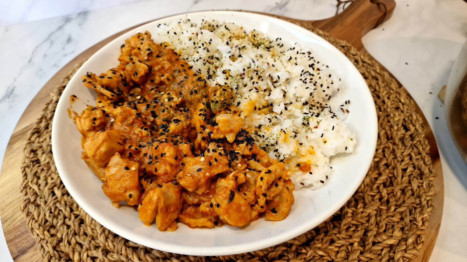 Conejo en salsa de mostaza y vino blanco