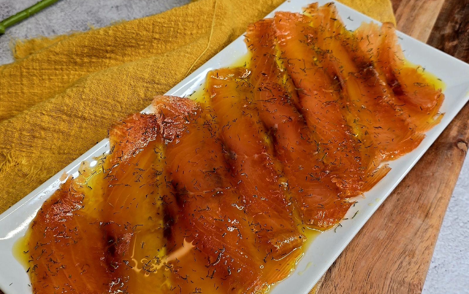 Salmón marinado casero o gravadlax