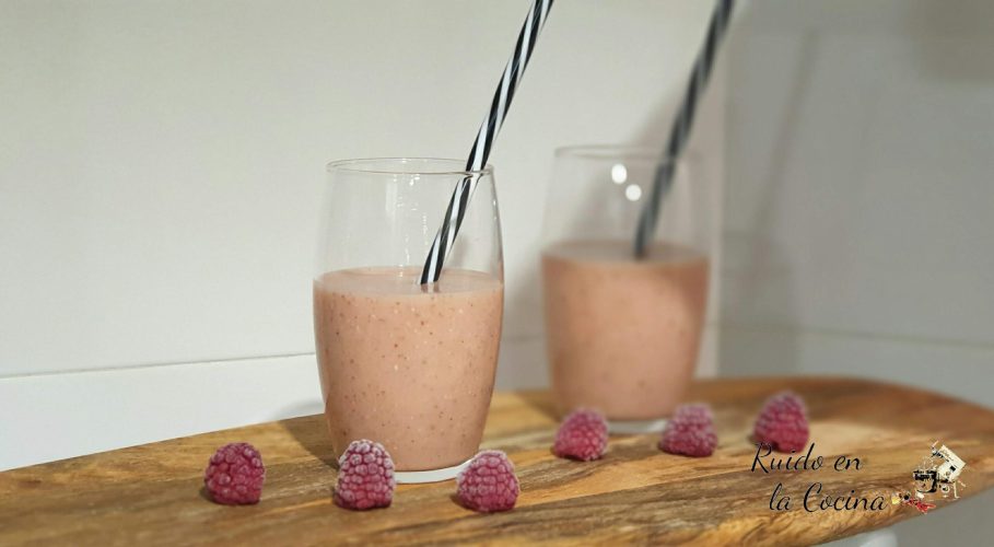 Batido de frutas con leche de avena